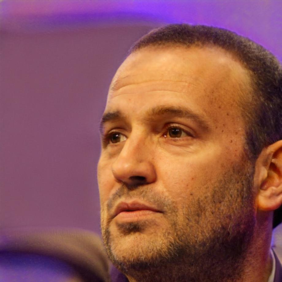 Instructor profile - blockchain systems engineer